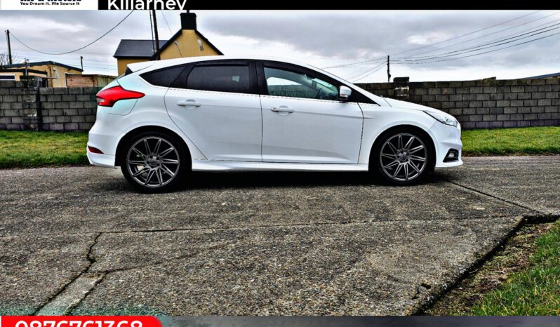 
								Ford Focus ST Low Milage full									